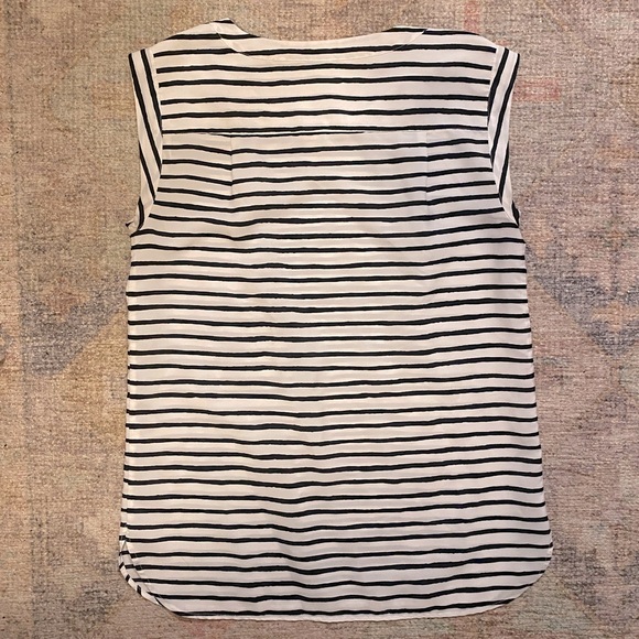 J Crew Cap Sleeve Black and White Blouse - Picture 2 of 5